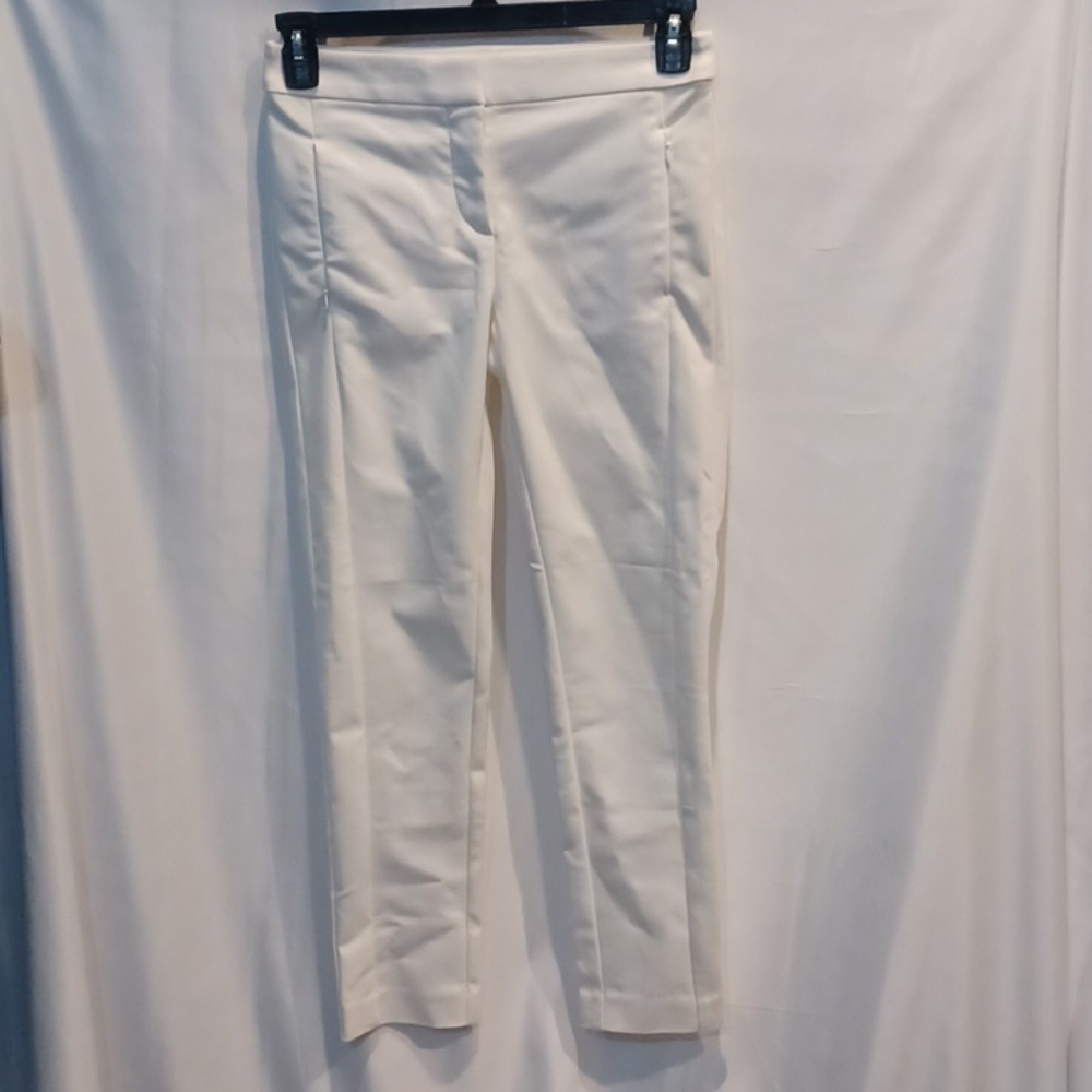 Loft modern skinny ankle dress pant Soft, white. Cute zipper pockets!
